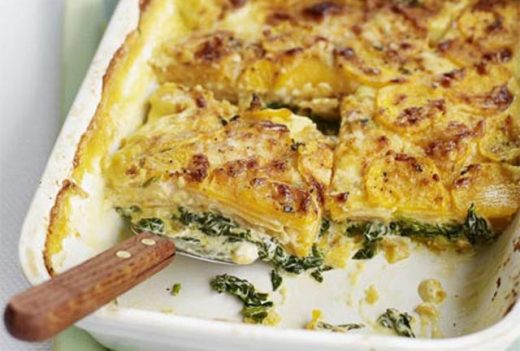 Patate në tavë me spinaq