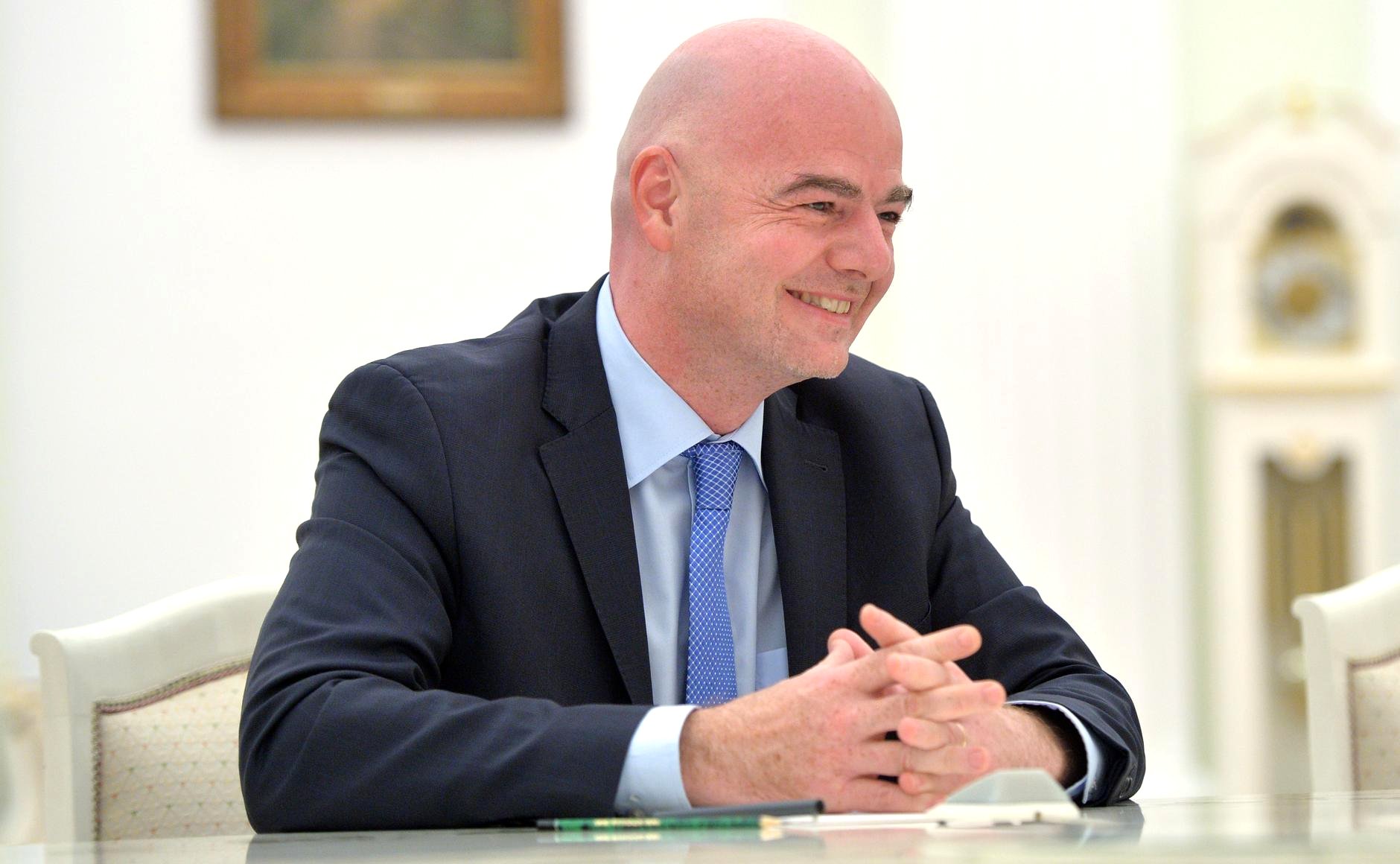 Federata Zvicerane e Futbollit kritikon planet e Infantinos për FIFA n
