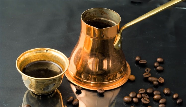 Kafeja përmirëson humorin  e vërtetë apo e gabuar 