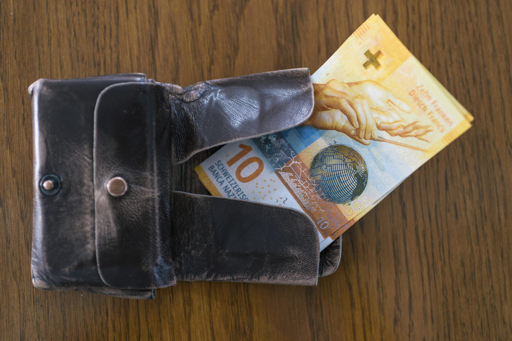 Zvicër  Mijëra të papunë në pritje të përfitimeve për shkak të problemeve teknike