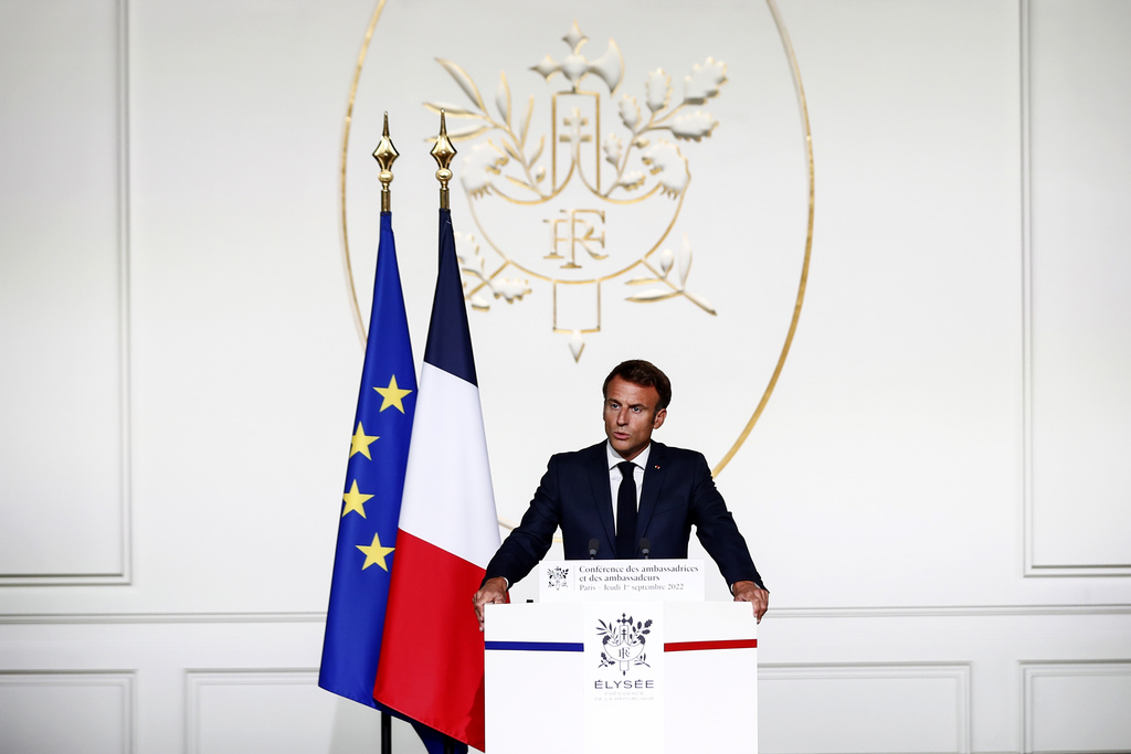 Macron firmos ligjin për vdekjen e asistuar në Francë