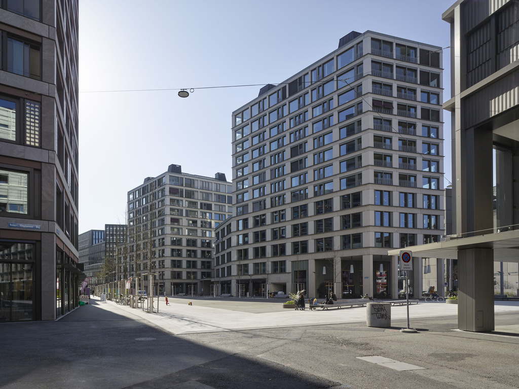 Zvicër  Ankesat abuzive për projektet ndërtimore po thellojnë krizën e strehimit