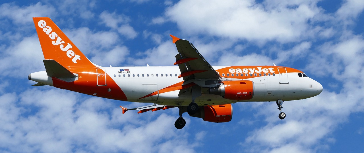 Fondi amerikan Apollo blen gjigantin  low cost  EasyJet për 6 2 miliardë franga