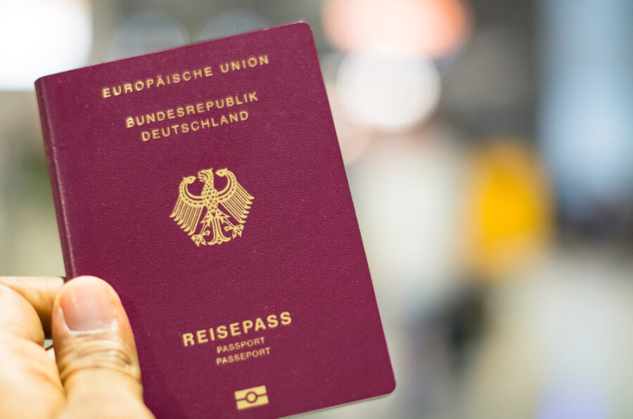 Shtyhet fluturimi i Gjermanisë për shkak të një pasaporte