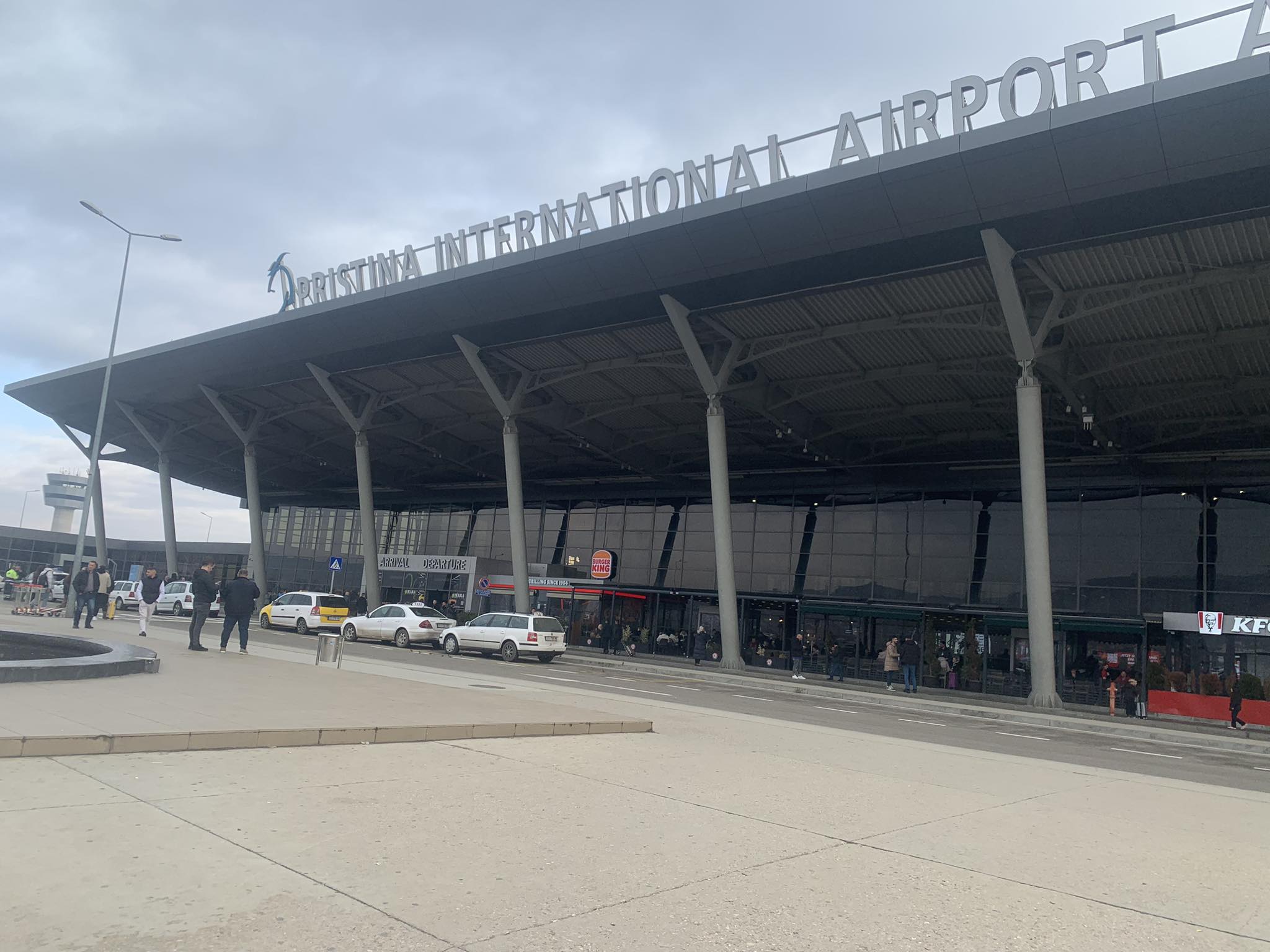 Aeroporti Ndërkombëtar i Prishtinës regjistron 386 mijë pasagjerë në tetor