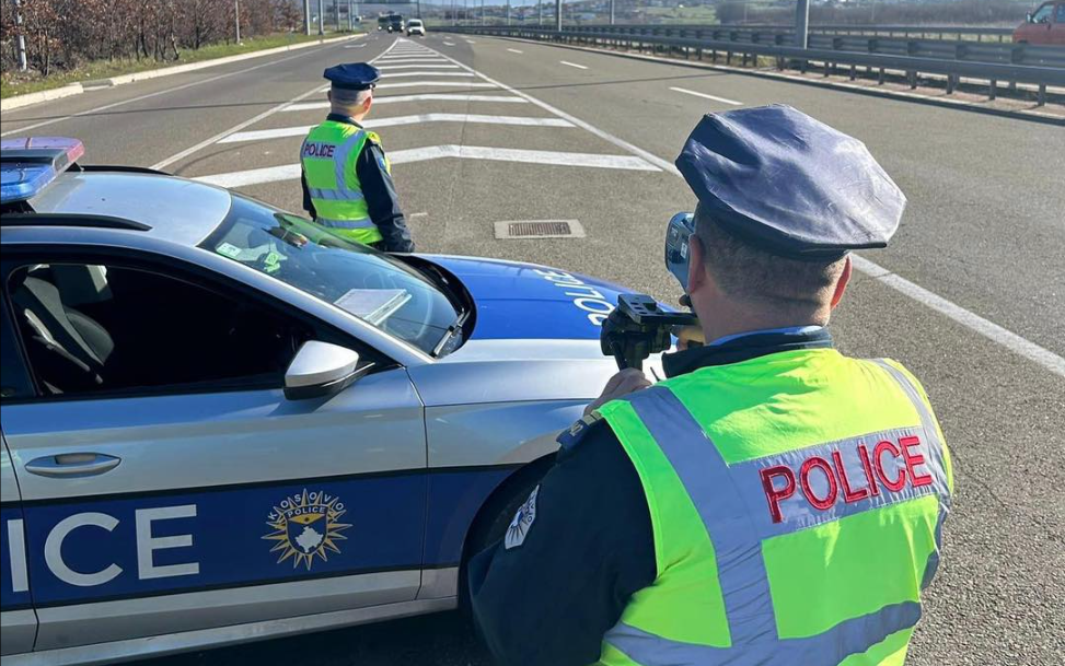 Policia e Kosovës shqiptoi 2 510 gjoba trafiku brenda 24 orëve