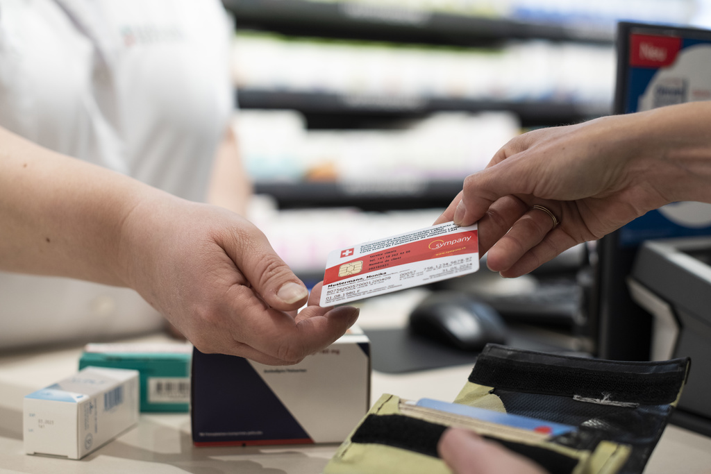 Të ardhurat e disponueshme zvicerane rriten  por pengohen nga primet shëndetësore