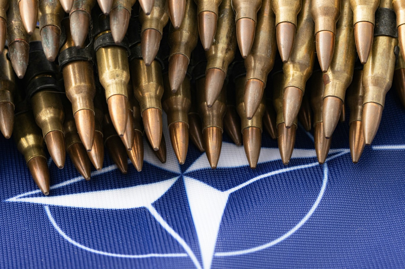 Iniciativa për neutralitetin: Si do të kufizohej bashkëpunimi ushtarak i Zvicrës me NATO-n?