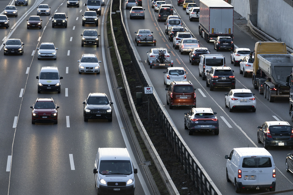 Zvicër  Rekord i ri i bllokimeve të trafikut  68 040 orë në vitin 2025