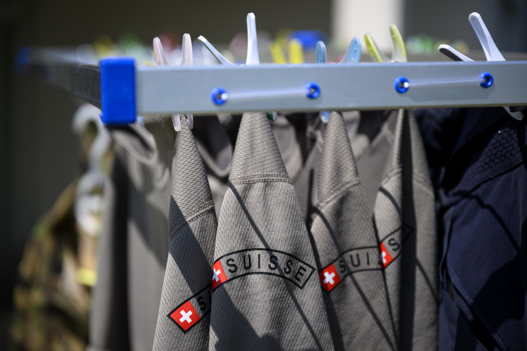 Zviceranët dyshojnë në përgatitjen ushtarake të vendit  kërkojnë rritje buxheti