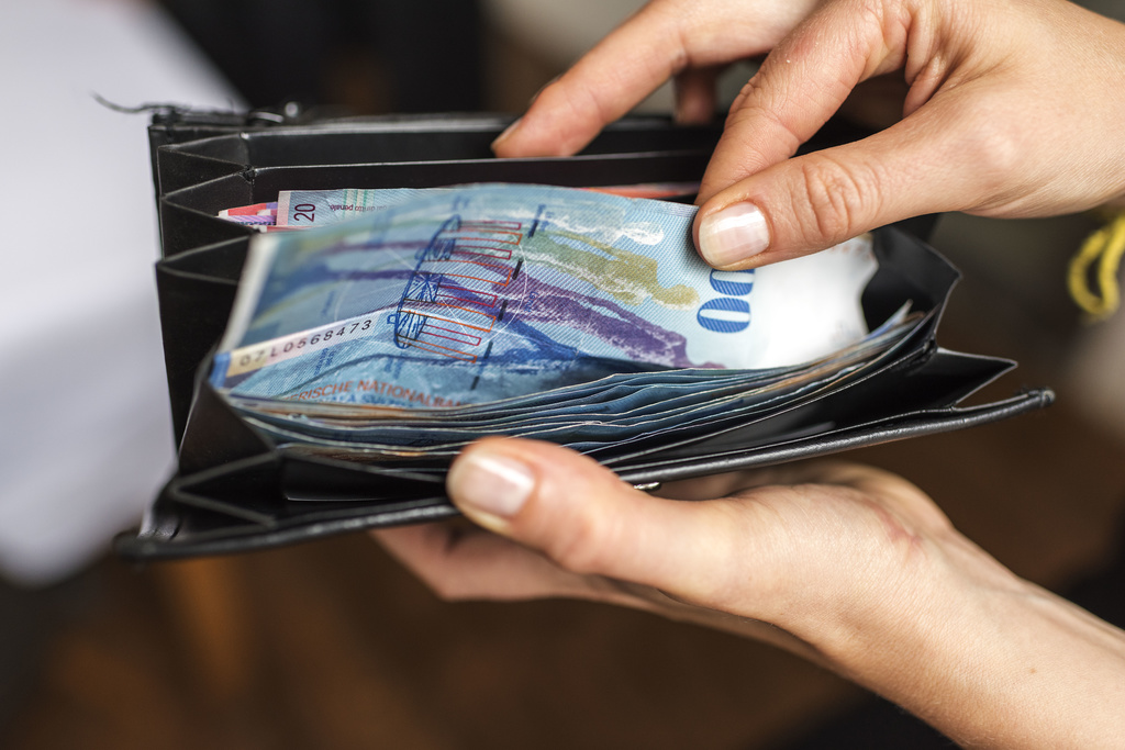 Këshilli Federal kundër nismës për paranë cash