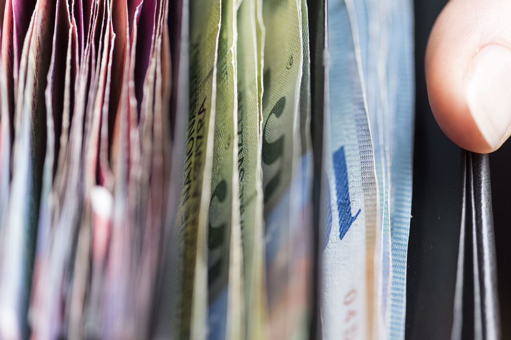 Bankat zvicerane më pak optimiste për shkak të normave më të ulëta të interesit