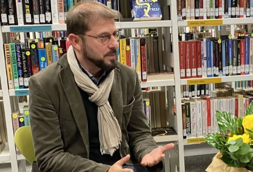 Ilir Xheladini sjell në Sallonin e Librit në Gjenevë romanin “Udhëkryqi i Fateve”