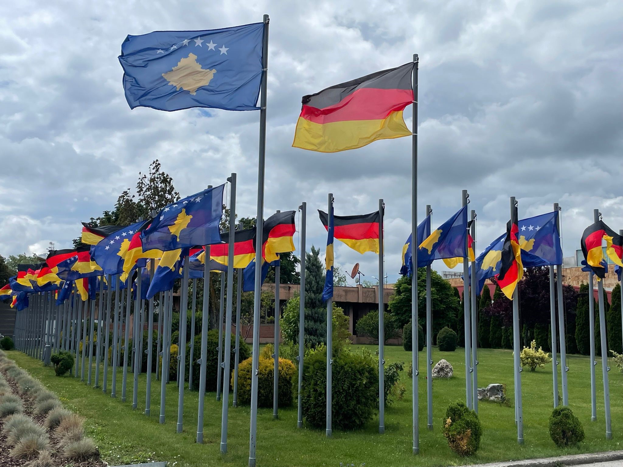 Ambasada e Gjermanisë uron Kosovën  Sot festojmë së bashku