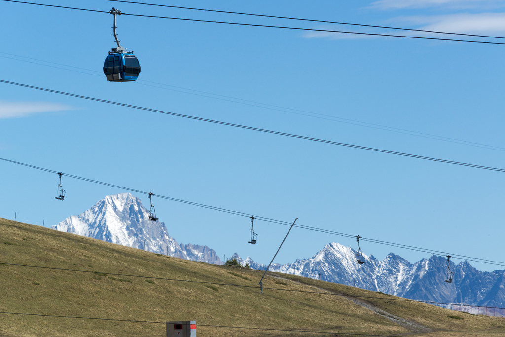 Pas Zermattit  edhe Saas Fee pezullon skijimin veror për shkak të temperaturave të larta