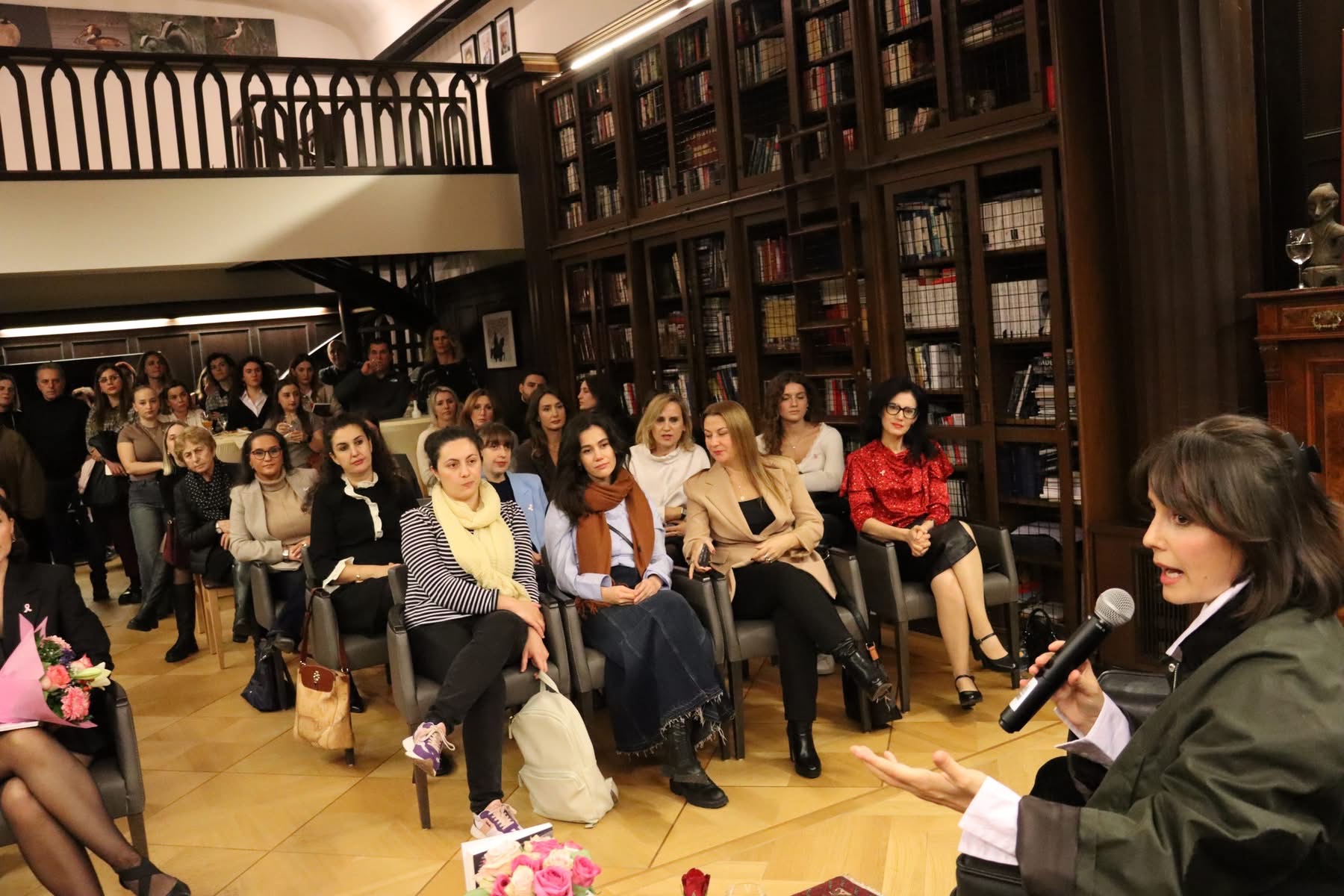 Libri i Mira Kazhanit promovohet në Gjermani