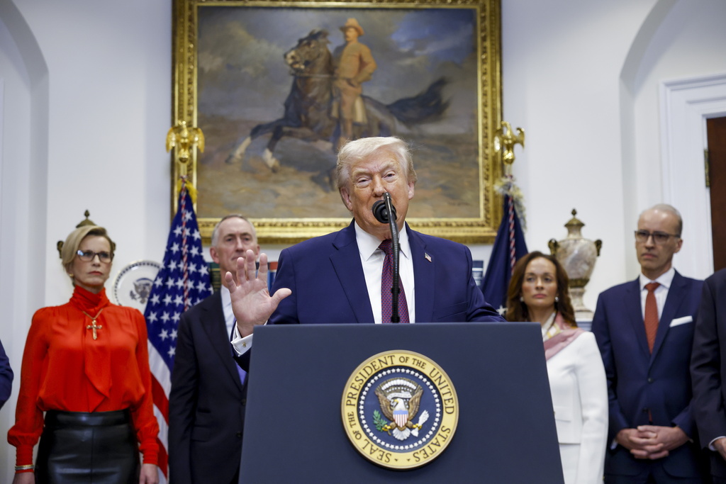 Media britanike  Trump kërkon përgatitjen e një plani për marrjen e Grenlandës