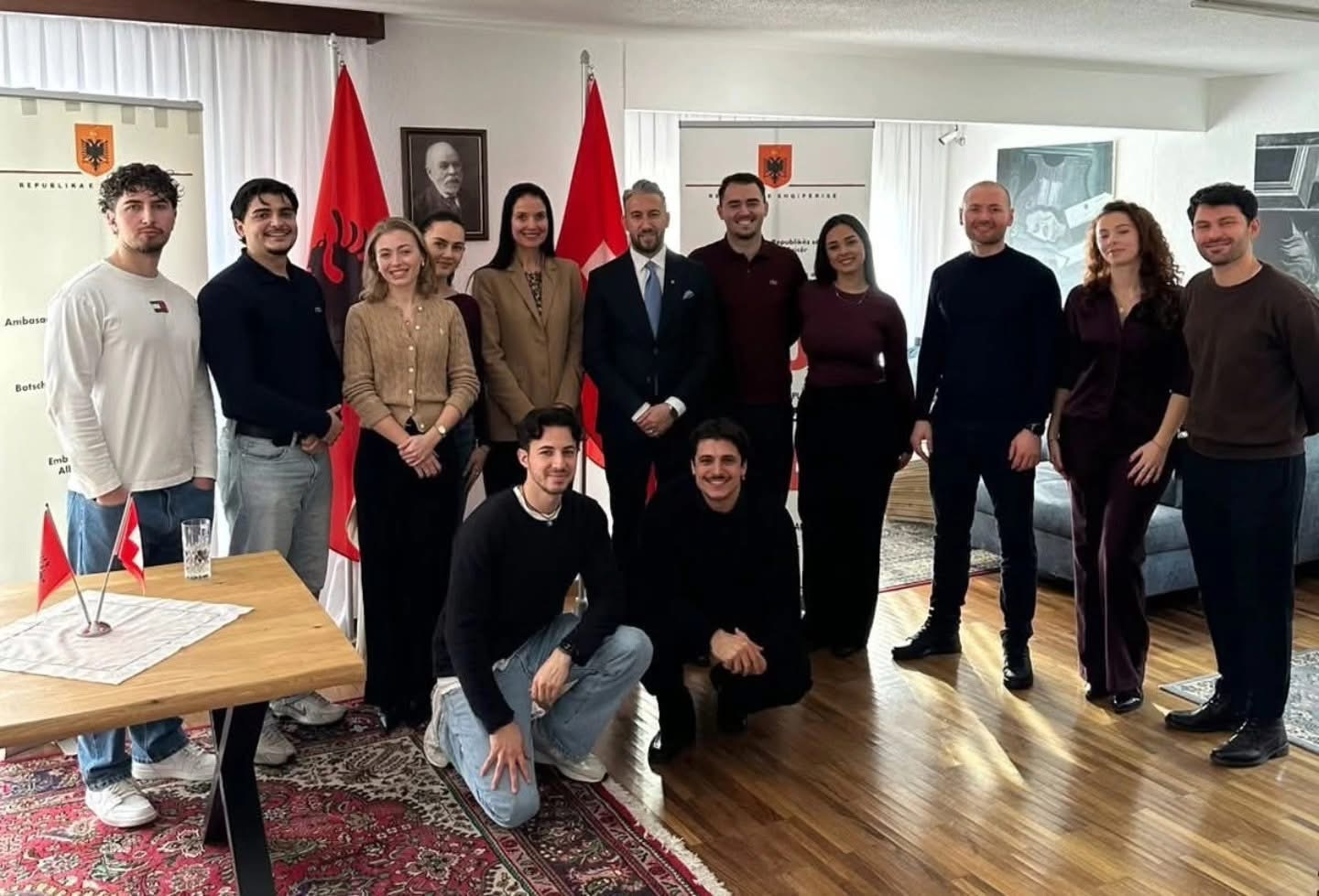 Studentët shqiptarë në Zvicër në takim me Ambasadën e Shqipërisë në Bernë për Ditën Kombëtare të Diasporës
