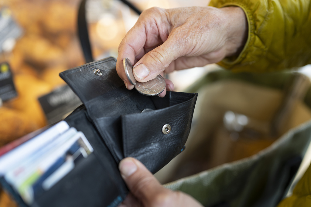 Parlamenti vazhdon të mos pajtohet për financimin e pensionit të 13 të