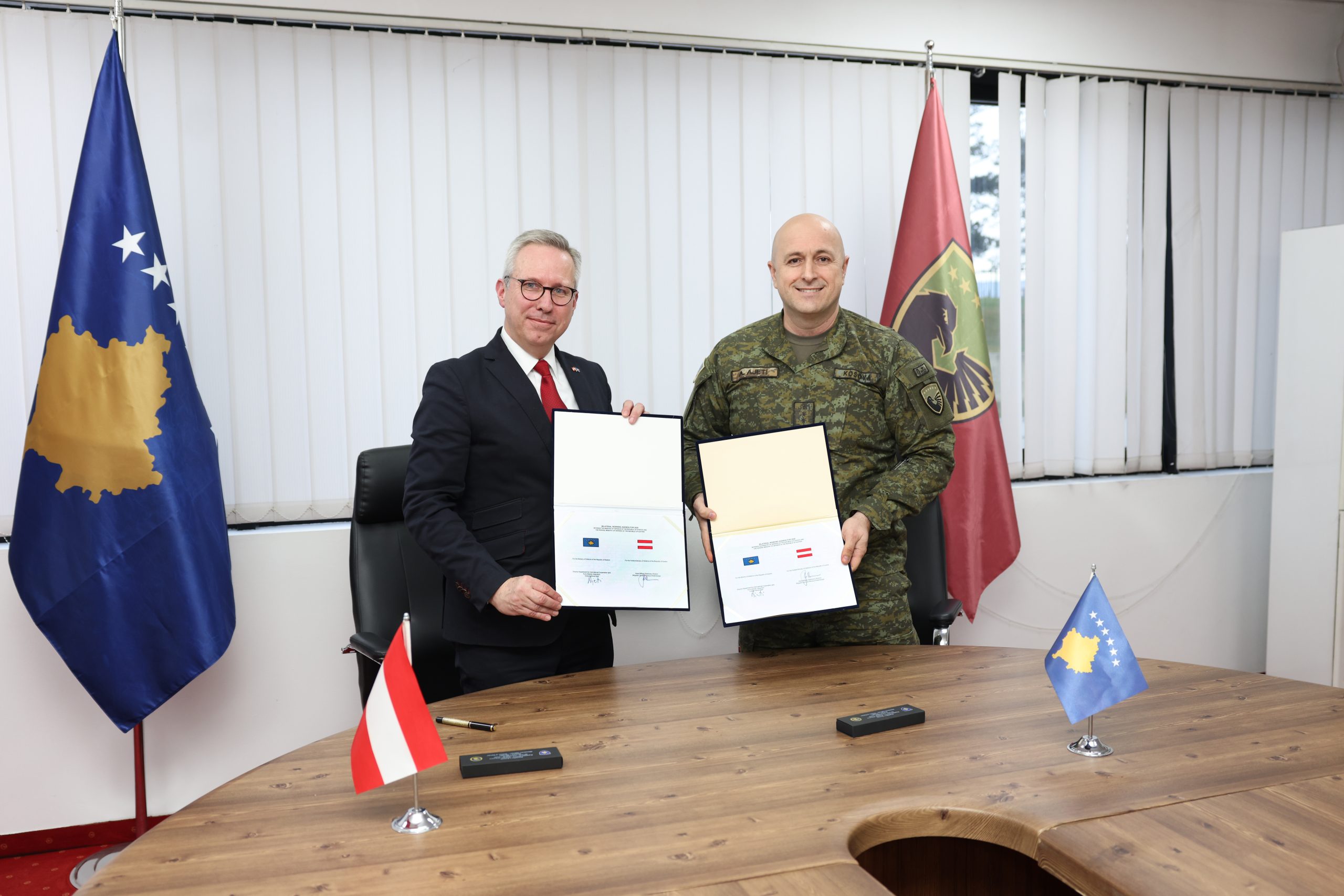 Kosova dhe Austria nënshkruajnë planin e bashkëpunimit në fushën e mbrojtjes