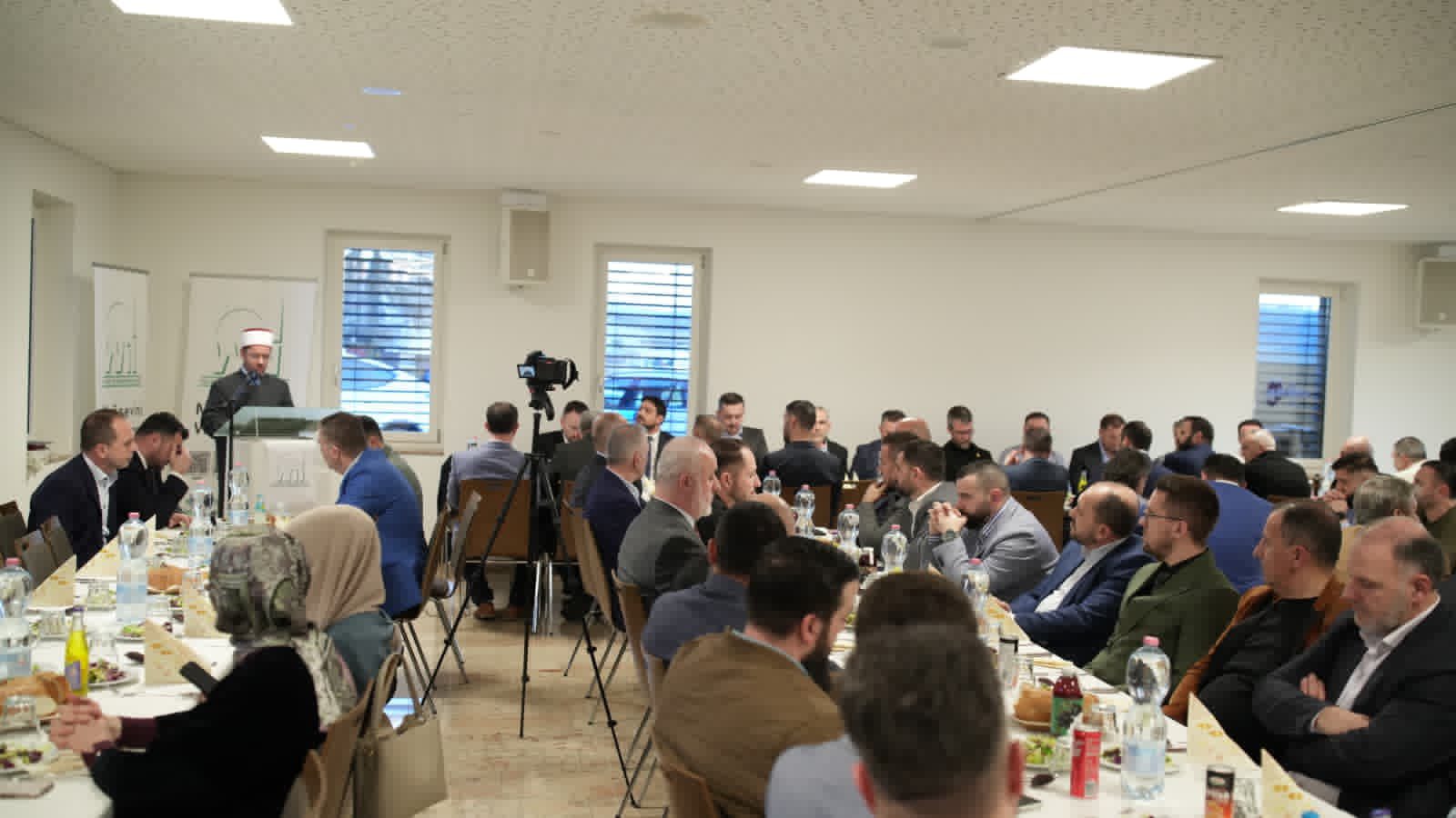 Iftari tradicional bashkon personalitete fetare  institucionale dhe diplomatike në Wil