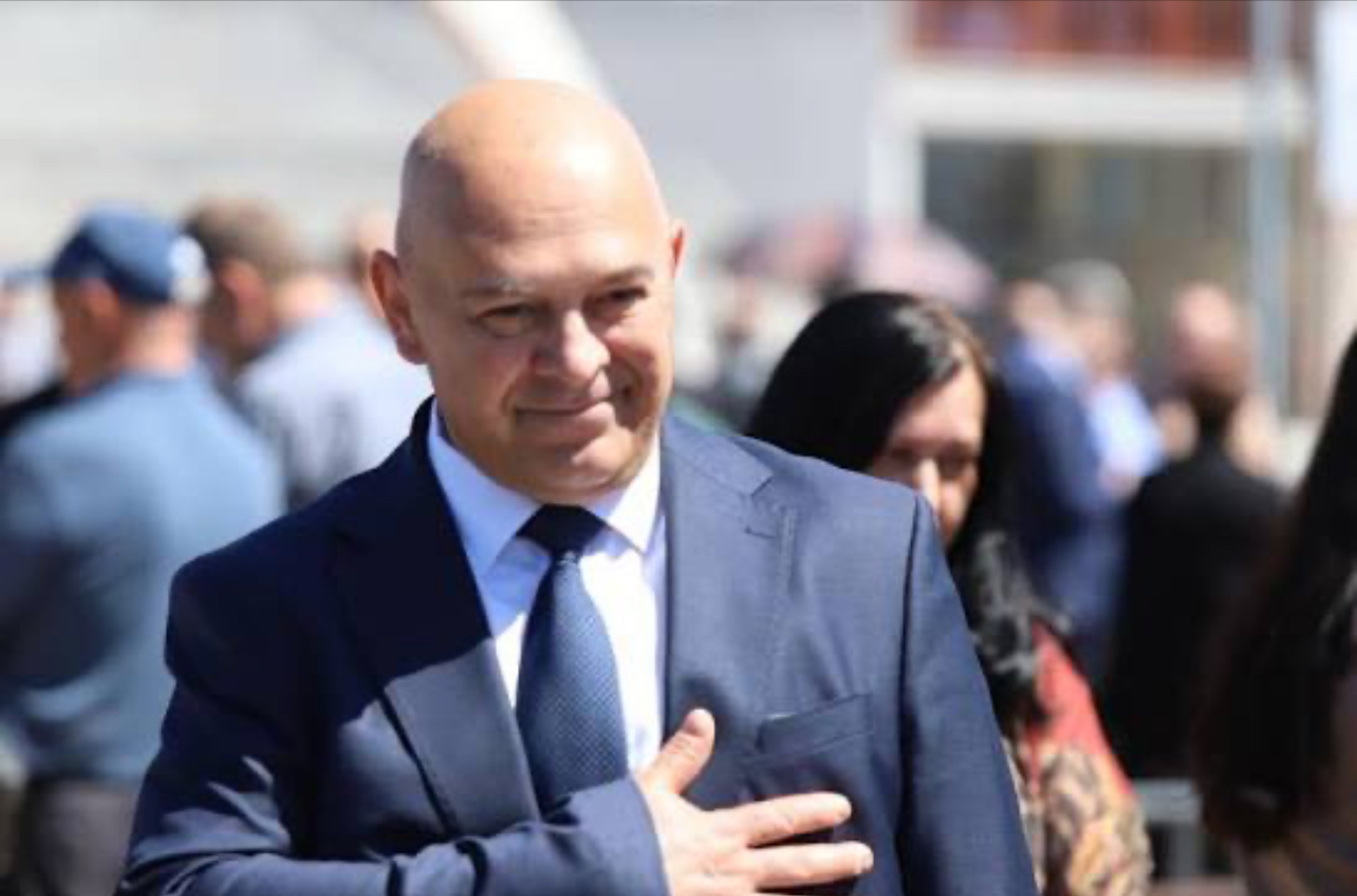 Kryetari i Aleancës për caktimin e seancës  Dalje përtej binarëve kushtetues