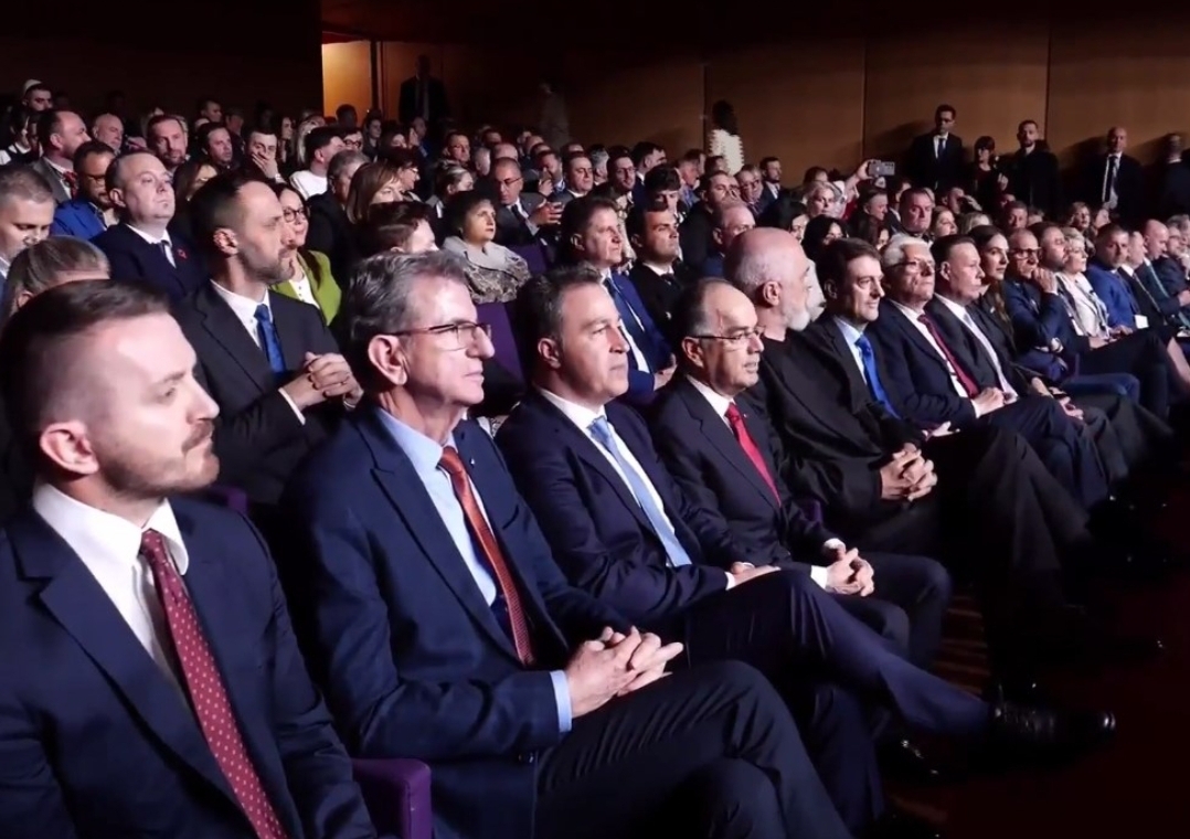 Tirana bëhet kryeqendra e diasporës shqiptare  nis Samiti i 4 t me pjesëmarrje të gjerë