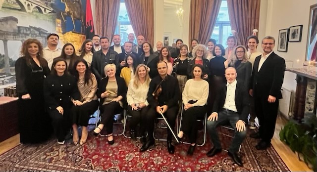 Një mbrëmje me Florian Vlashin në Londër   Arti si kujtesë  udhëtim dhe shërbim