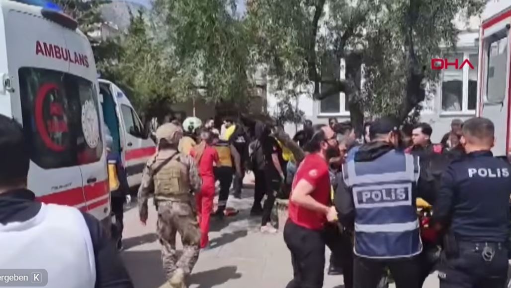 Tragjedi në Turqi  Adoleshenti hap zjarr në lokal duke lënë 4 të vdekur dhe 8 të plagosurur