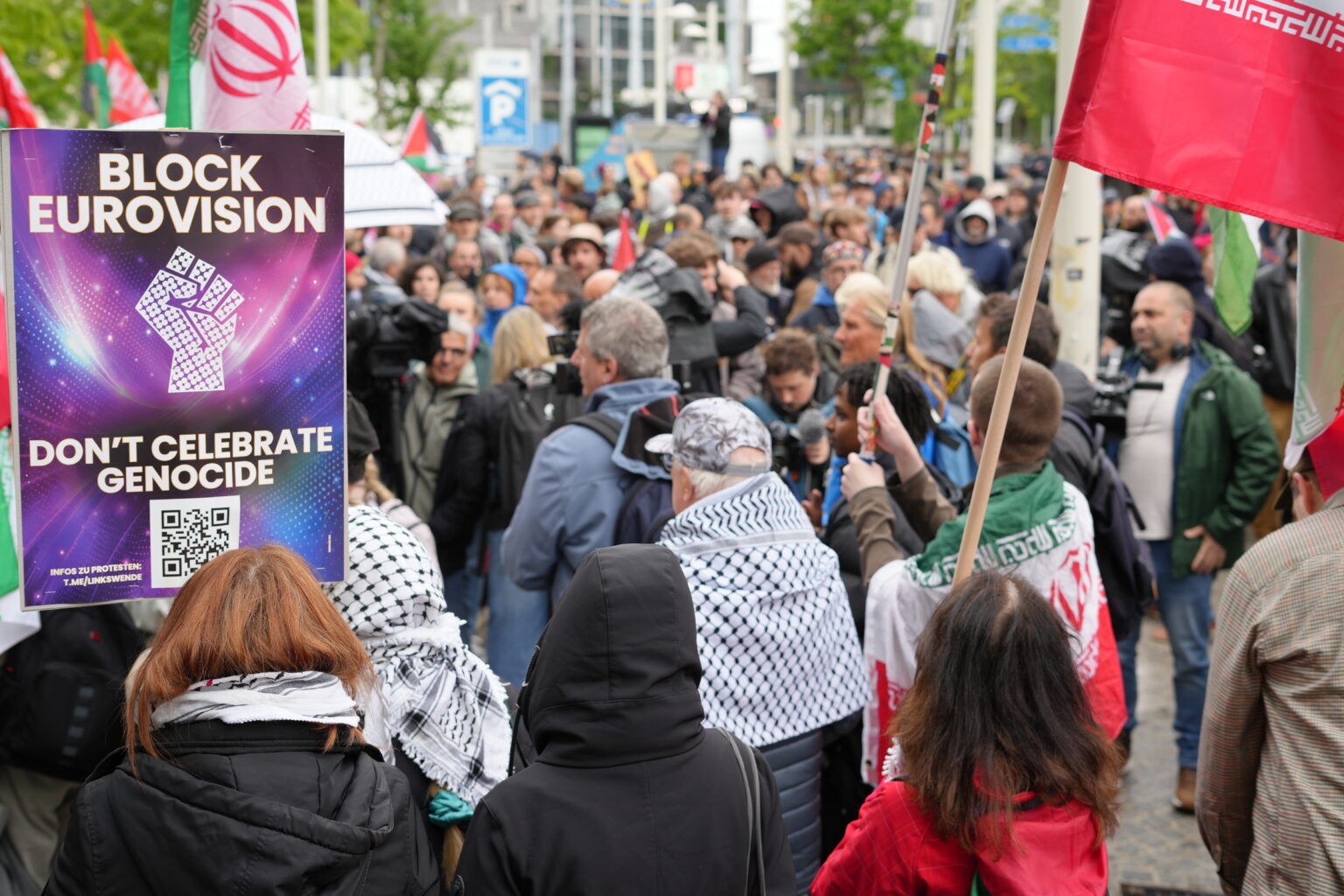 Mijëra njerëz protestojnë në Vjenë kundër pjesëmarrjes së Izraelit në Eurovision