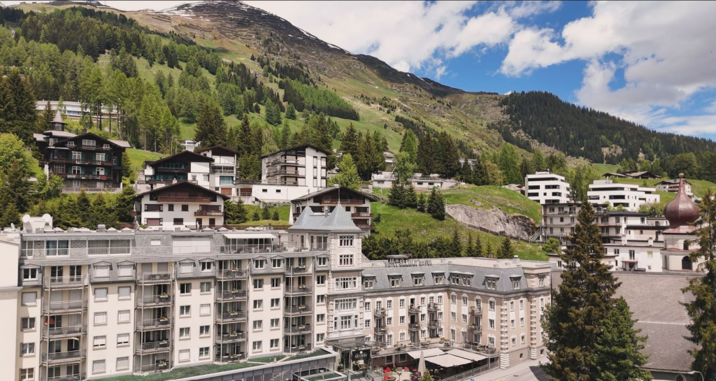 Mbyllet papritur hoteli luksoz  Seehof  në Davos