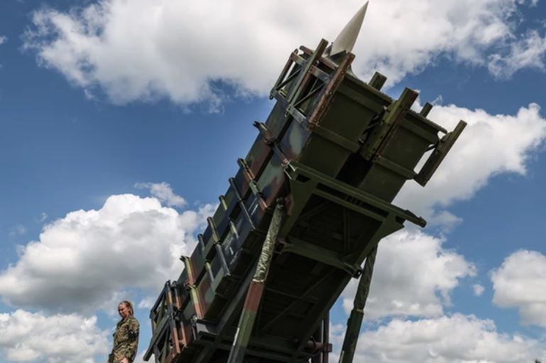 Sistemi i mbrojtjes ajrore Patriot  praktikisht i padobishëm 