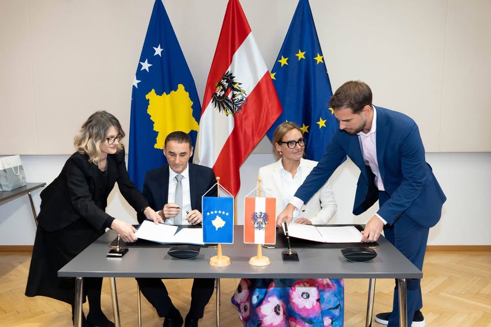 Kosova dhe Austria nënshkruajnë protokoll për thellimin e bashkëpunimit ekonomik