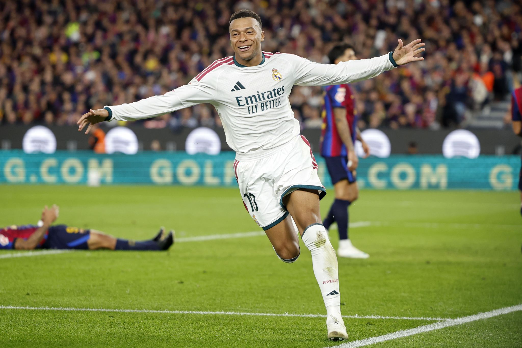 Mbretërit fitojnë El Clasicon dhe hyn në garë për La Liga