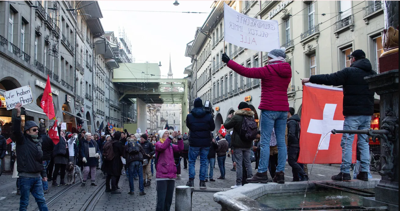 Policia kontrollon 90 persona në një protestë të paautorizuar në Bernë  dy arrestime