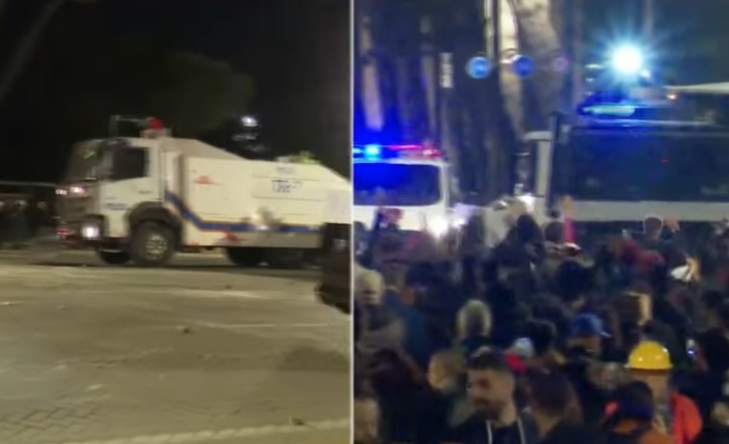 Përshkallëzohen protestat në Tiranë  përplasje mes protestuesve dhe policisë pranë Kryeministrisë
